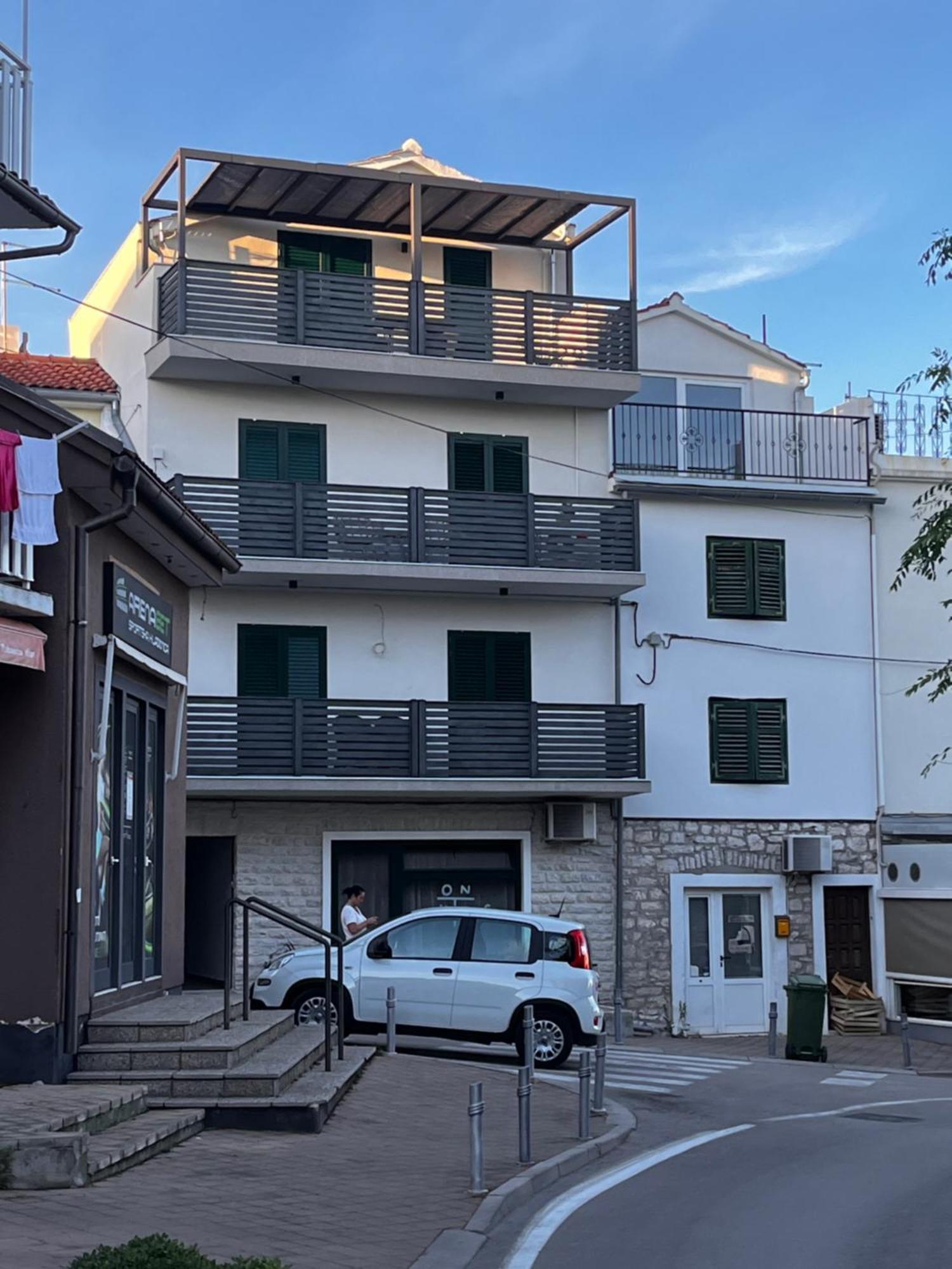 Adria Apartment *
